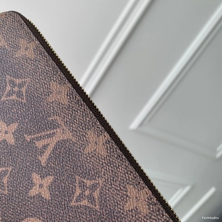 4240 Wallets LX Breathable 0619